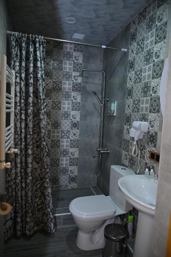 Berkri Gastro Yard & Guest House Yenokavan المظهر الخارجي الصورة