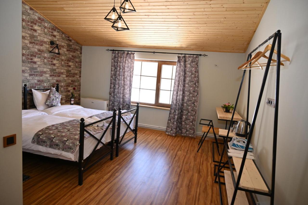 Berkri Gastro Yard & Guest House Yenokavan المظهر الخارجي الصورة