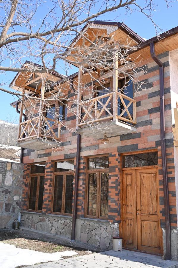 Berkri Gastro Yard & Guest House Yenokavan المظهر الخارجي الصورة