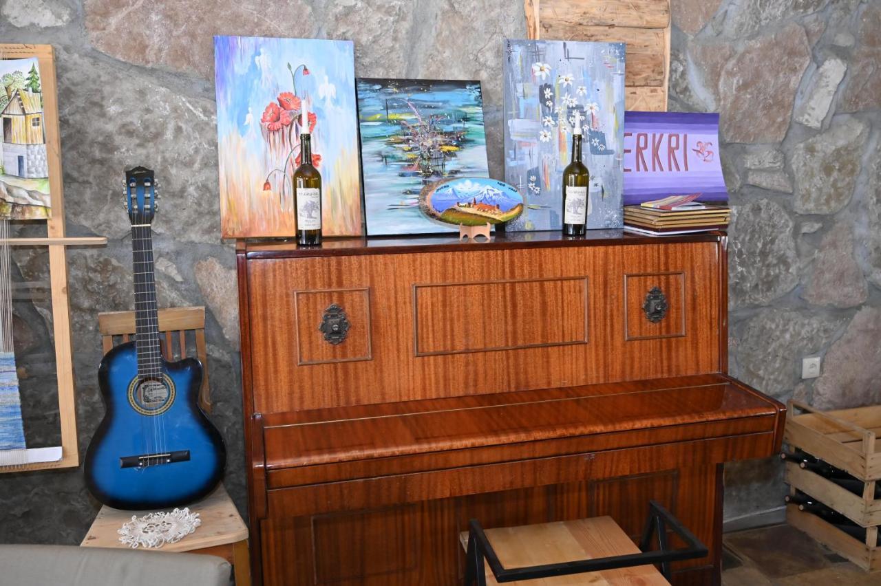 Berkri Gastro Yard & Guest House Yenokavan المظهر الخارجي الصورة