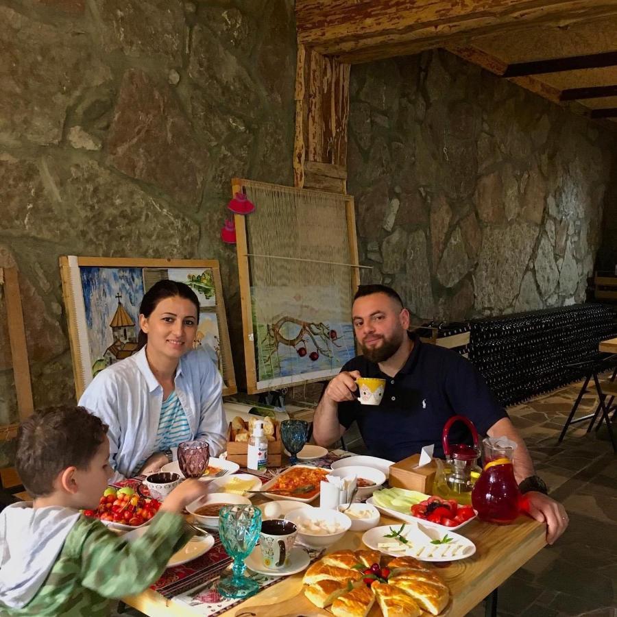 Berkri Gastro Yard & Guest House Yenokavan المظهر الخارجي الصورة