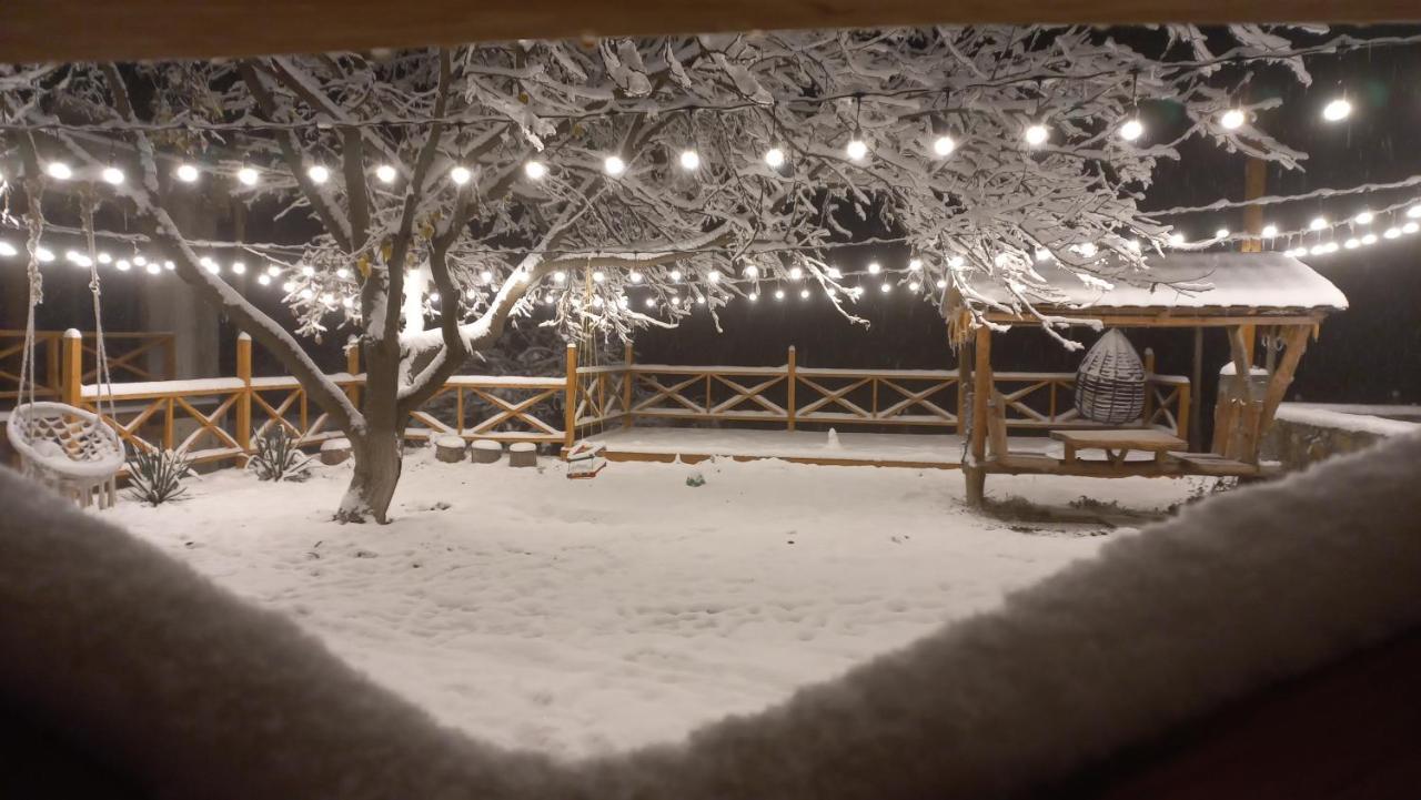 Berkri Gastro Yard & Guest House Yenokavan المظهر الخارجي الصورة